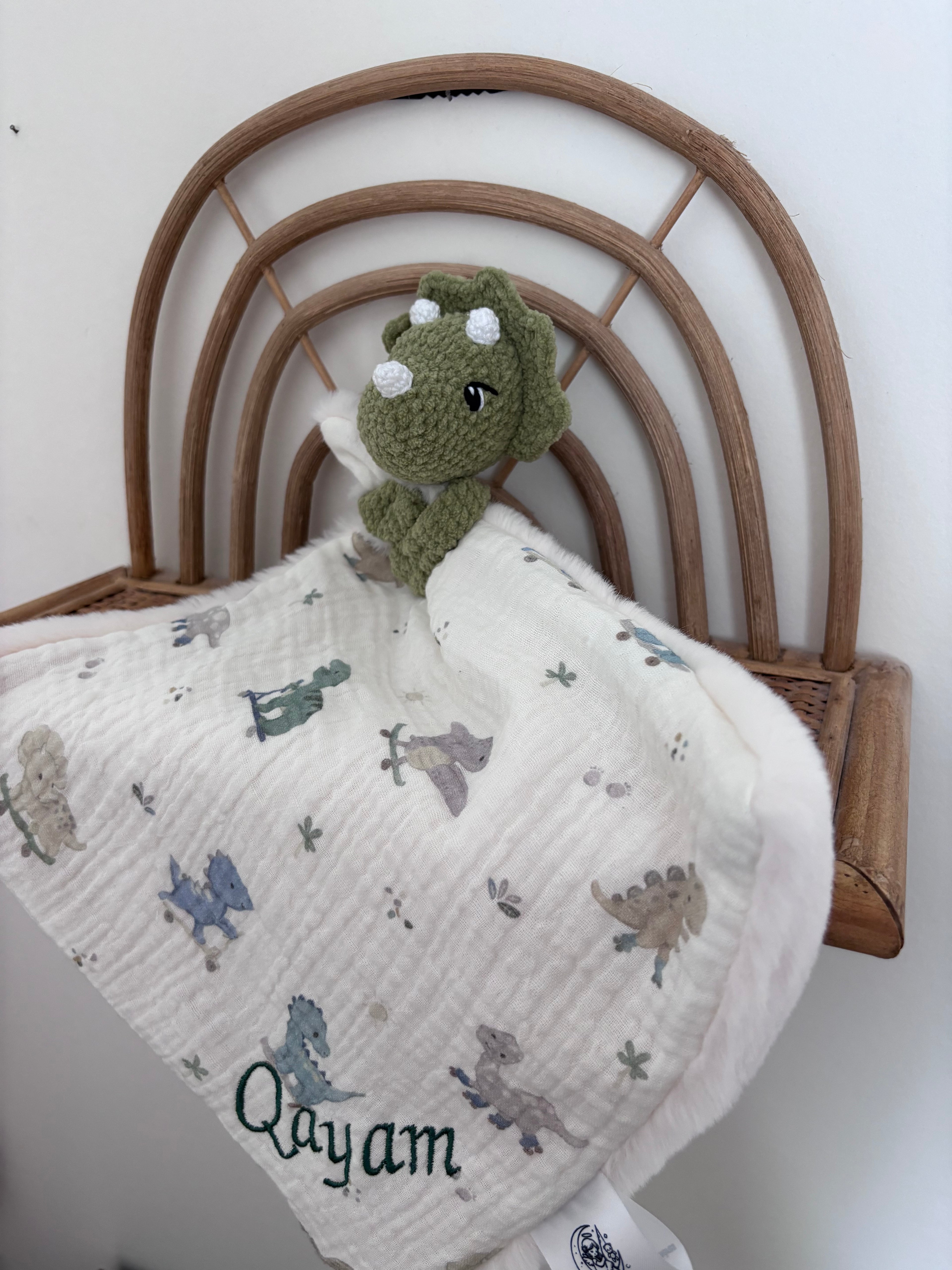 Doudou câlin tricératops