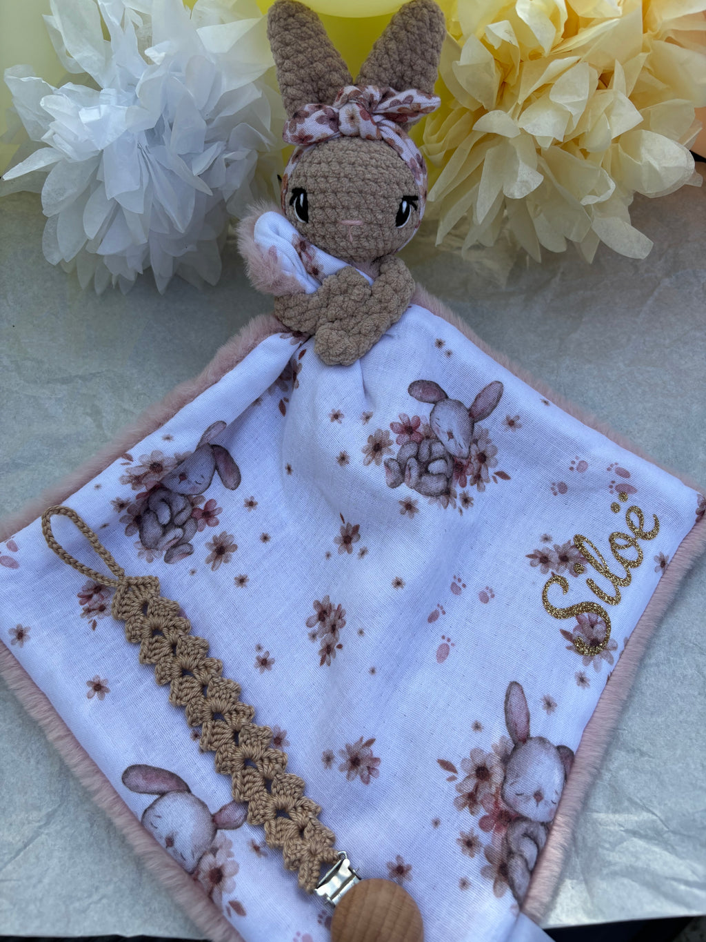 Doudou lapin avec bandeau
