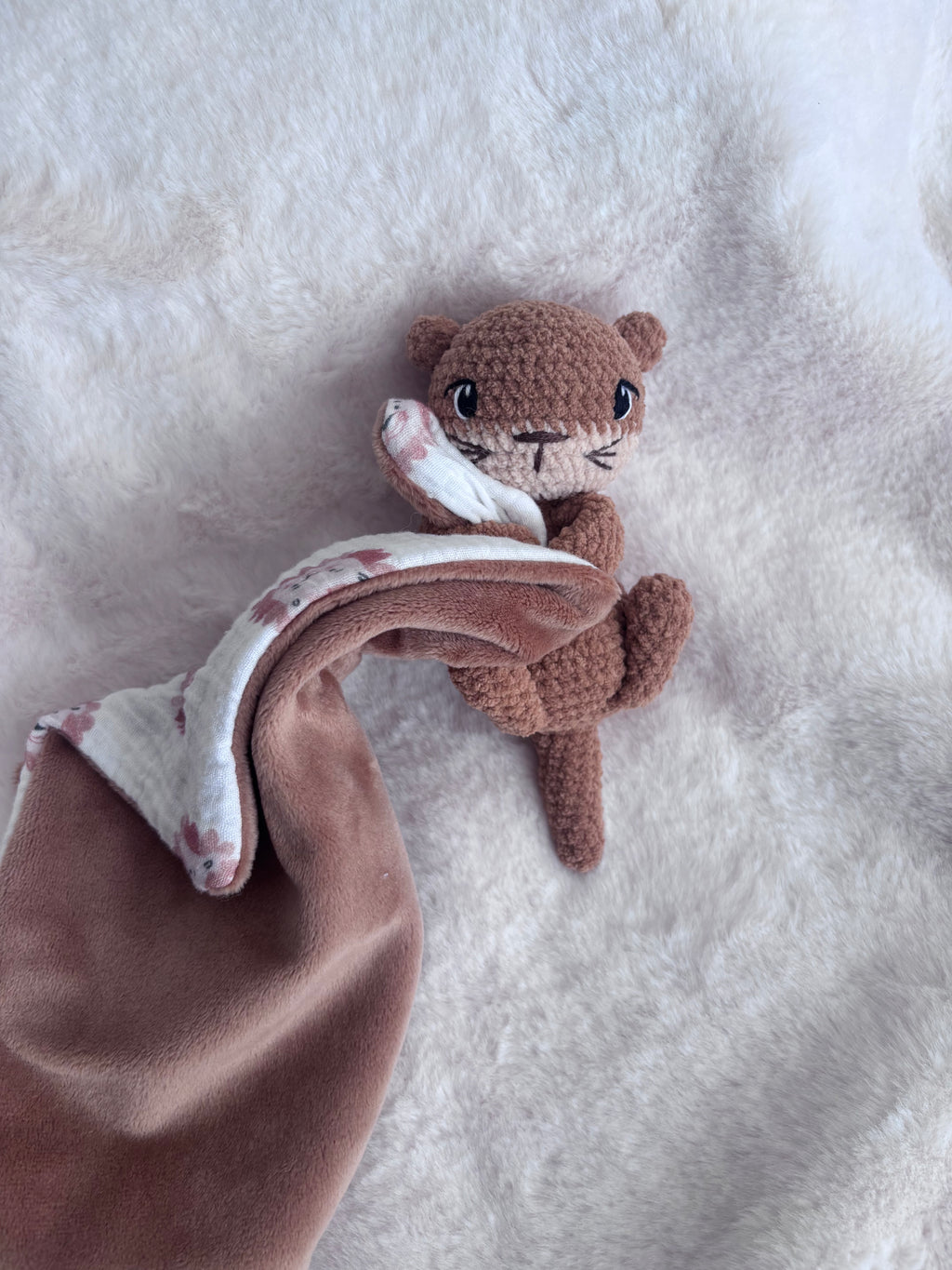 Doudou câlin loutre