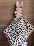 Doudou lapin avec bandeau