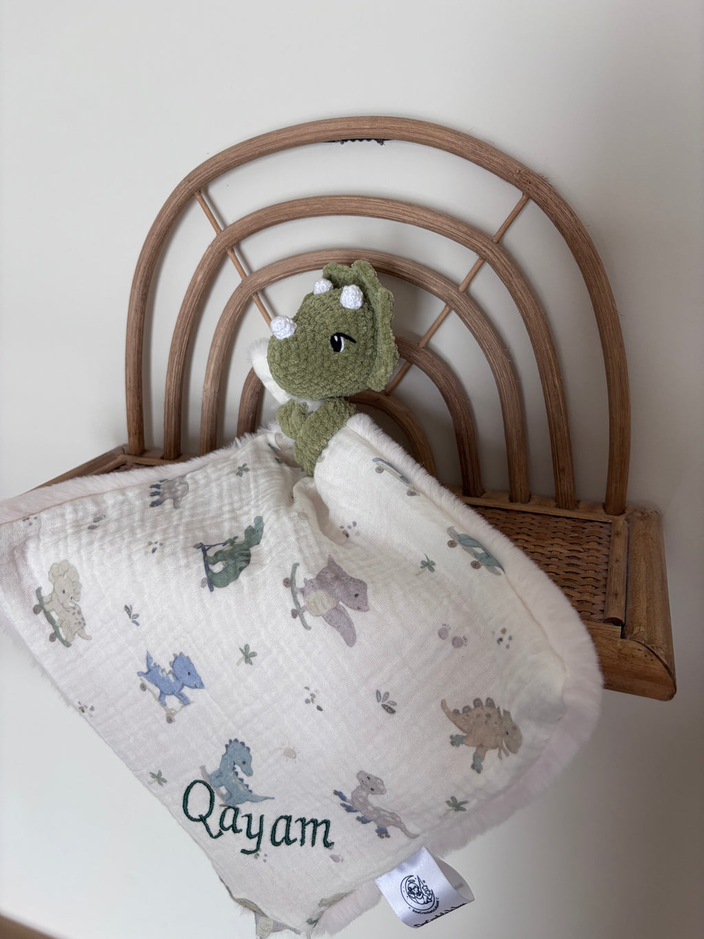 Doudou câlin tricératops