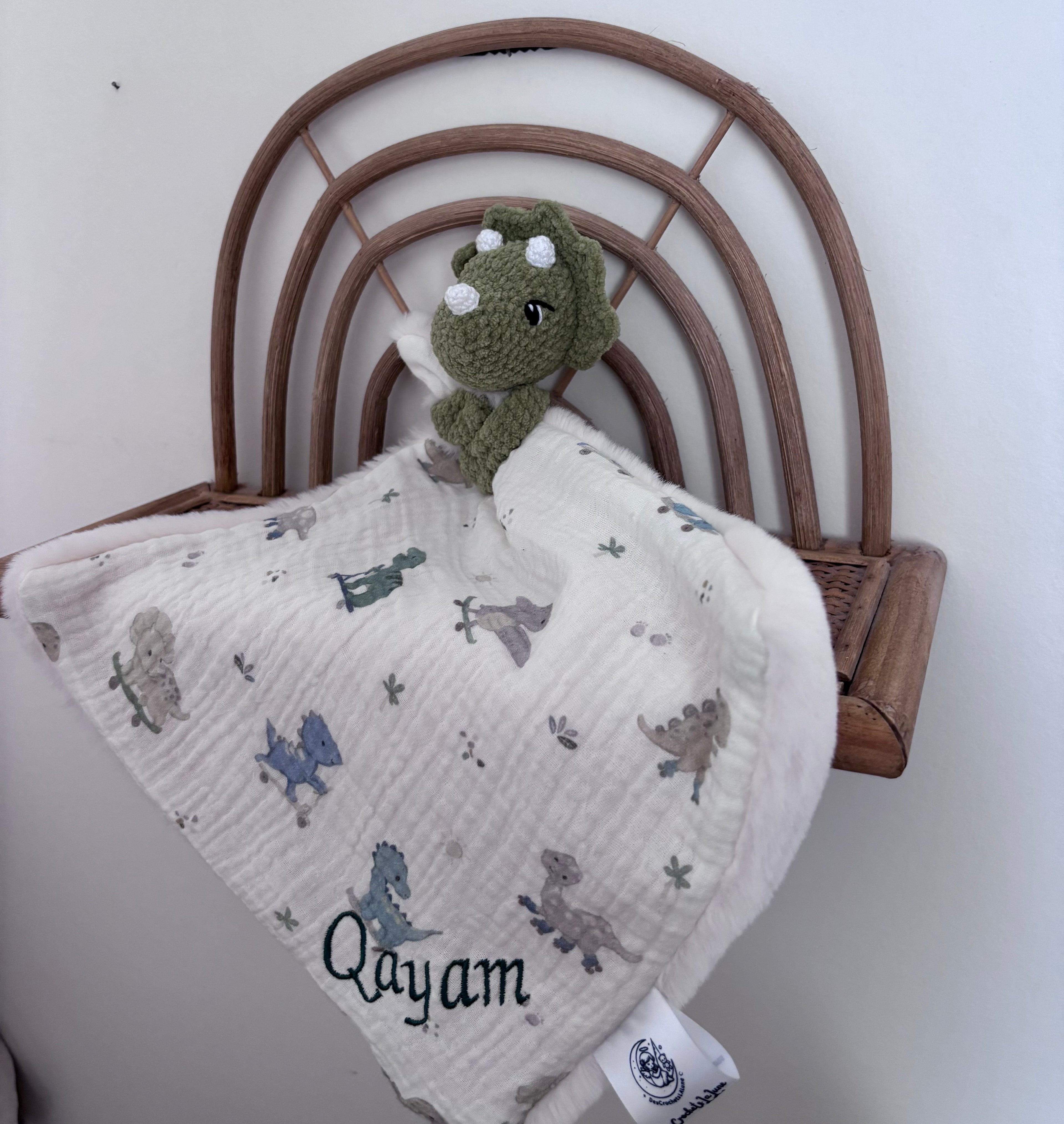 Doudou câlin tricératops