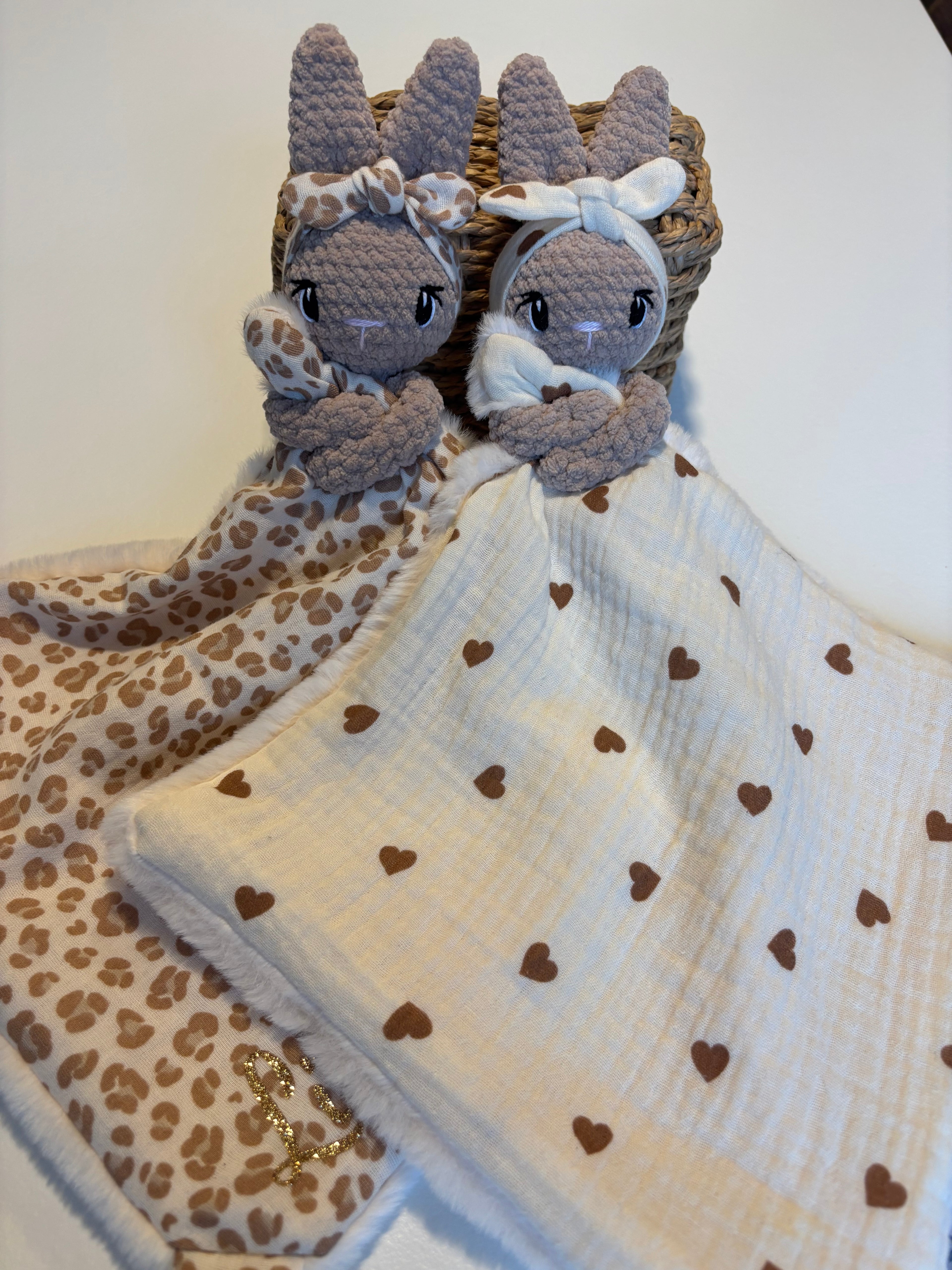 Doudou lapin avec bandeau